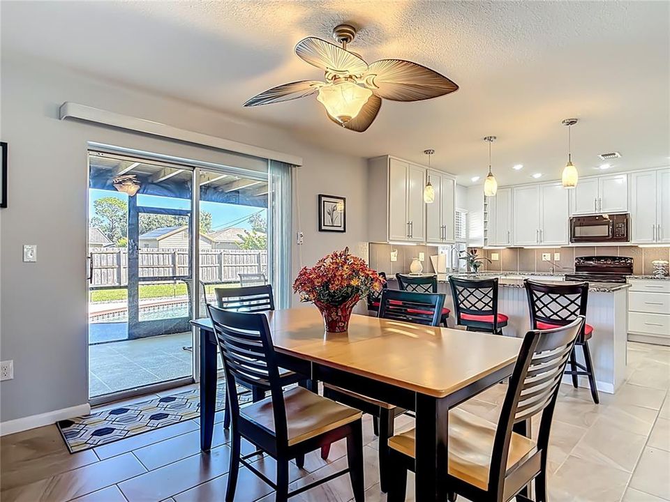 Active With Contract: $320,000 (3 beds, 2 baths, 1428 Square Feet)