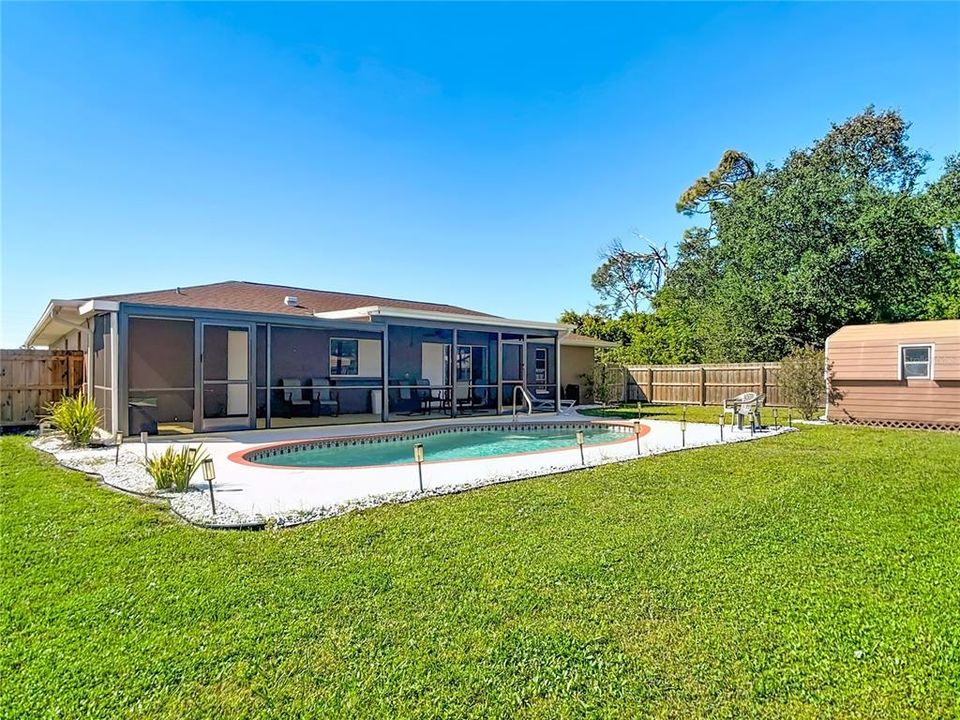 Active With Contract: $320,000 (3 beds, 2 baths, 1428 Square Feet)