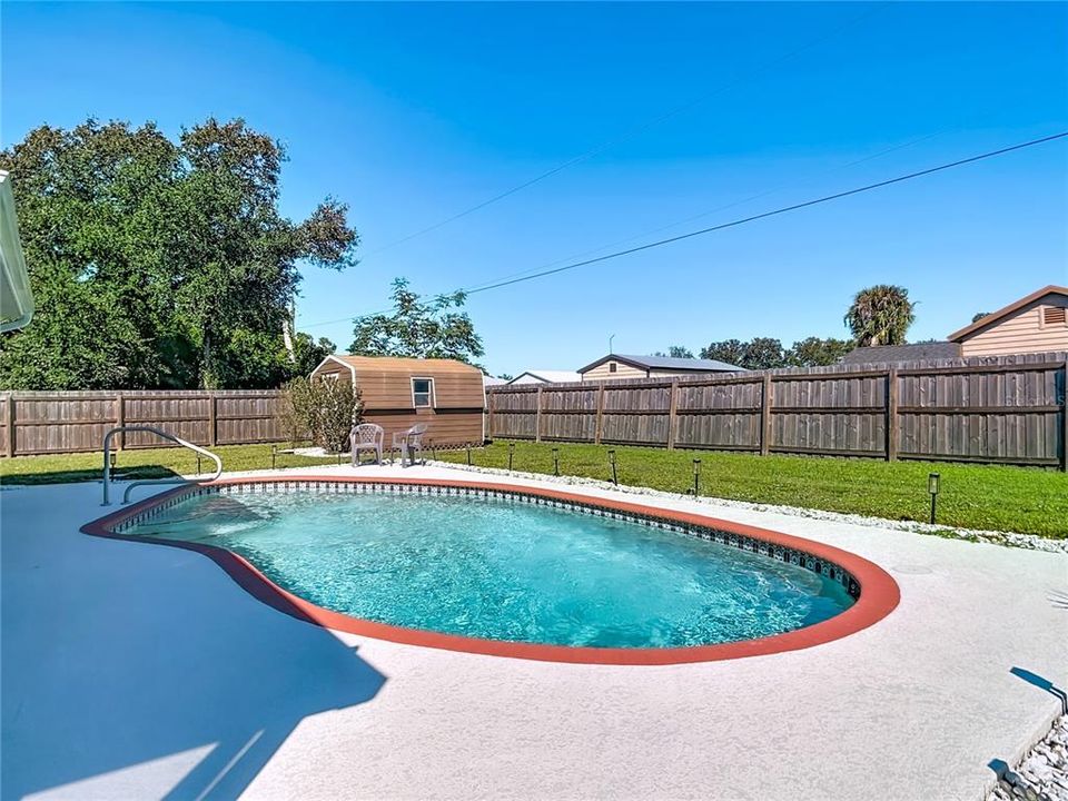 Active With Contract: $320,000 (3 beds, 2 baths, 1428 Square Feet)