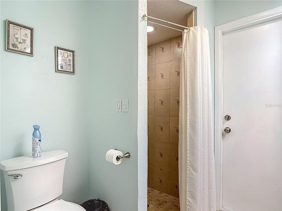 Active With Contract: $320,000 (3 beds, 2 baths, 1428 Square Feet)