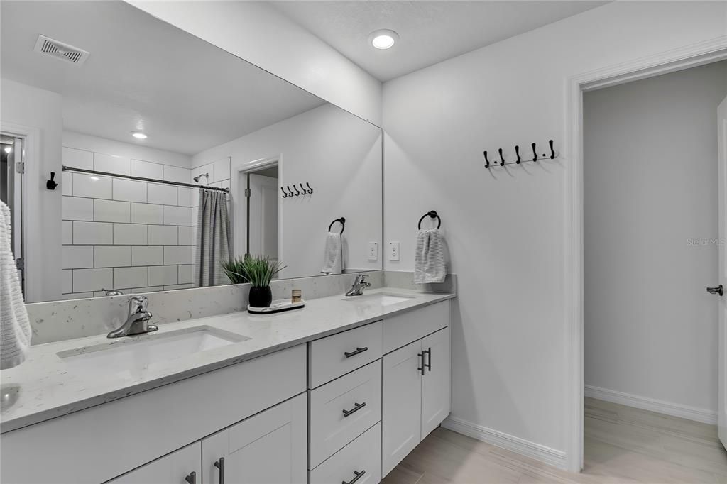 En Venta: $479,900 (6 camas, 3 baños, 3092 Pies cuadrados)