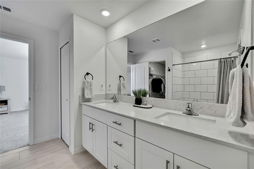 En Venta: $479,900 (6 camas, 3 baños, 3092 Pies cuadrados)