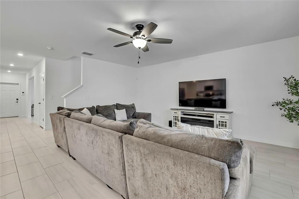 En Venta: $479,900 (6 camas, 3 baños, 3092 Pies cuadrados)