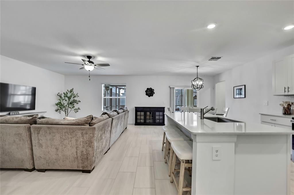 En Venta: $479,900 (6 camas, 3 baños, 3092 Pies cuadrados)