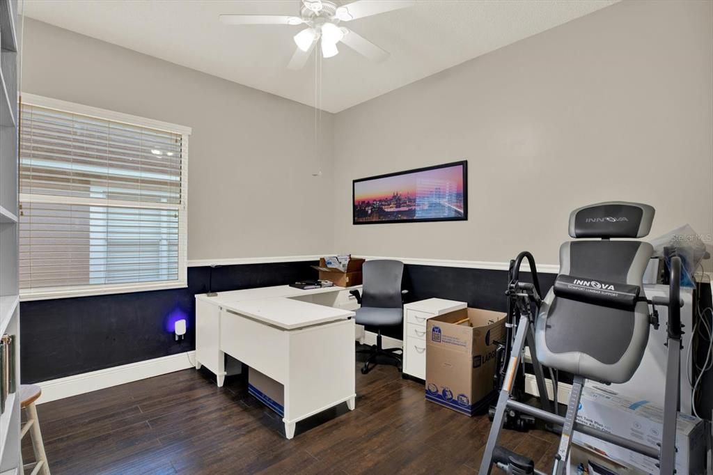 Activo con contrato: $487,000 (4 camas, 2 baños, 1970 Pies cuadrados)