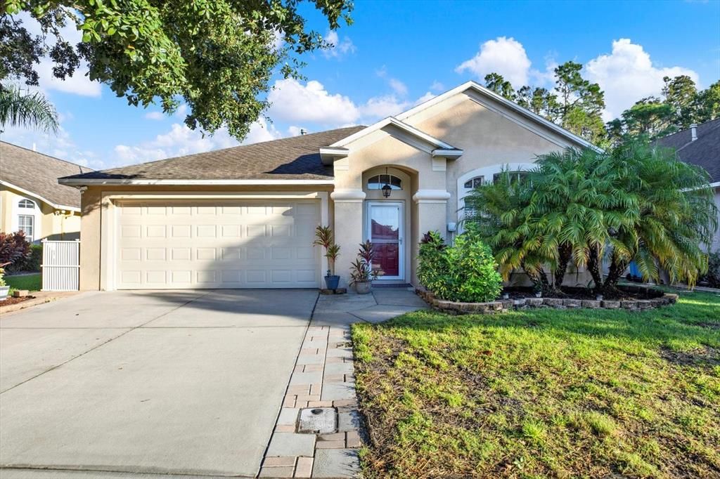 Activo con contrato: $487,000 (4 camas, 2 baños, 1970 Pies cuadrados)