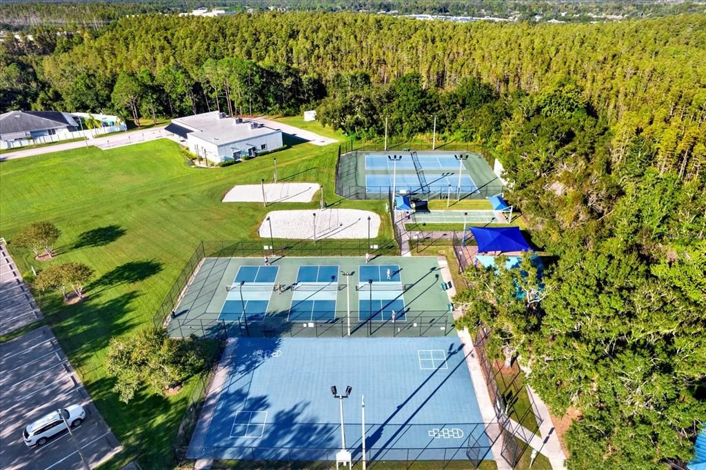 Activo con contrato: $487,000 (4 camas, 2 baños, 1970 Pies cuadrados)