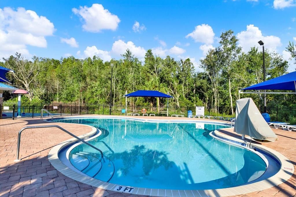 Activo con contrato: $487,000 (4 camas, 2 baños, 1970 Pies cuadrados)