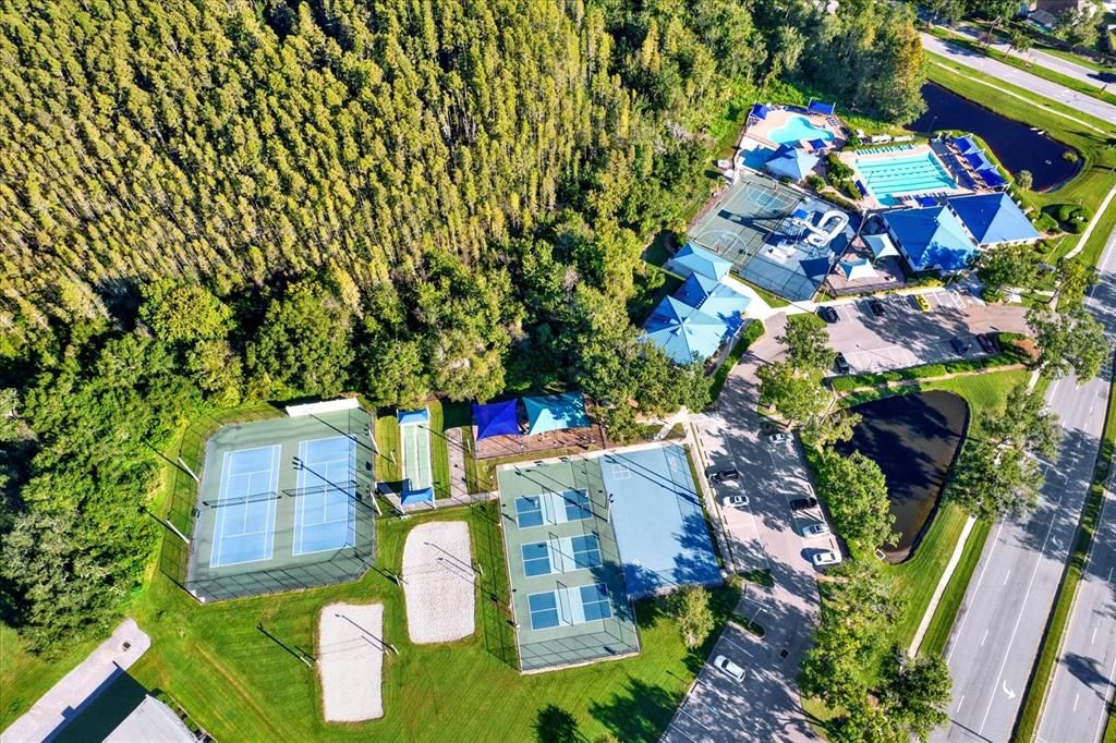 Activo con contrato: $487,000 (4 camas, 2 baños, 1970 Pies cuadrados)