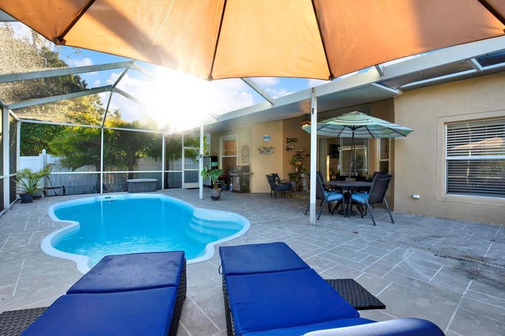 Activo con contrato: $487,000 (4 camas, 2 baños, 1970 Pies cuadrados)