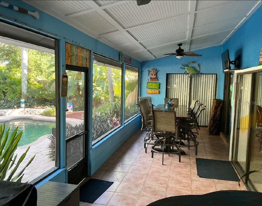 En Venta: $475,000 (4 camas, 2 baños, 1904 Pies cuadrados)