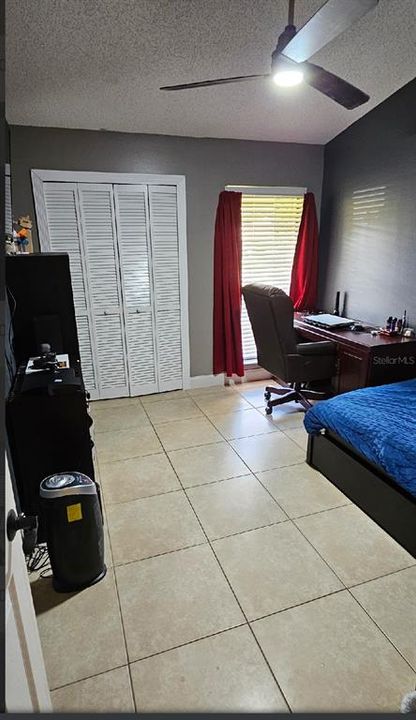 En Venta: $475,000 (4 camas, 2 baños, 1904 Pies cuadrados)