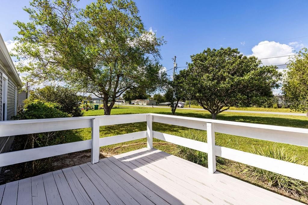 合同活跃: $225,000 (3 贝兹, 2 浴室, 1352 平方英尺)