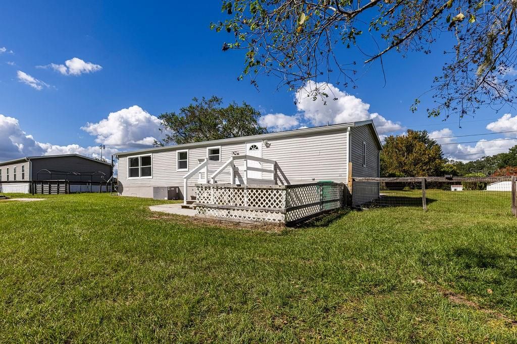 合同活跃: $225,000 (3 贝兹, 2 浴室, 1352 平方英尺)