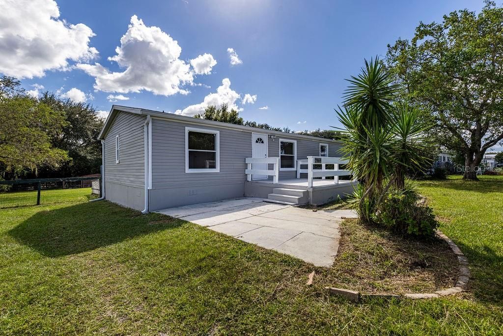 合同活跃: $225,000 (3 贝兹, 2 浴室, 1352 平方英尺)