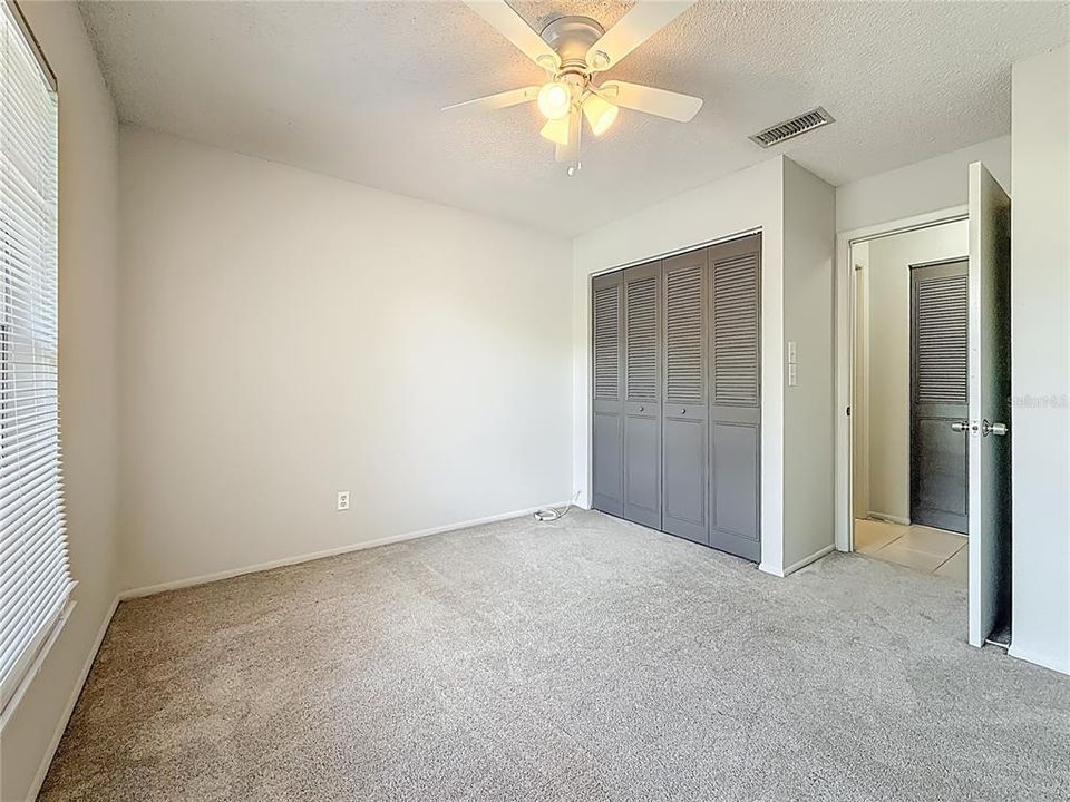 For Sale: $256,000 (2 beds, 2 baths, 1036 Square Feet)