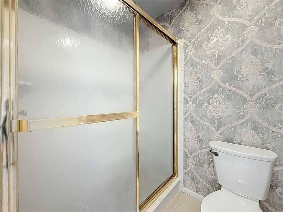 For Sale: $256,000 (2 beds, 2 baths, 1036 Square Feet)