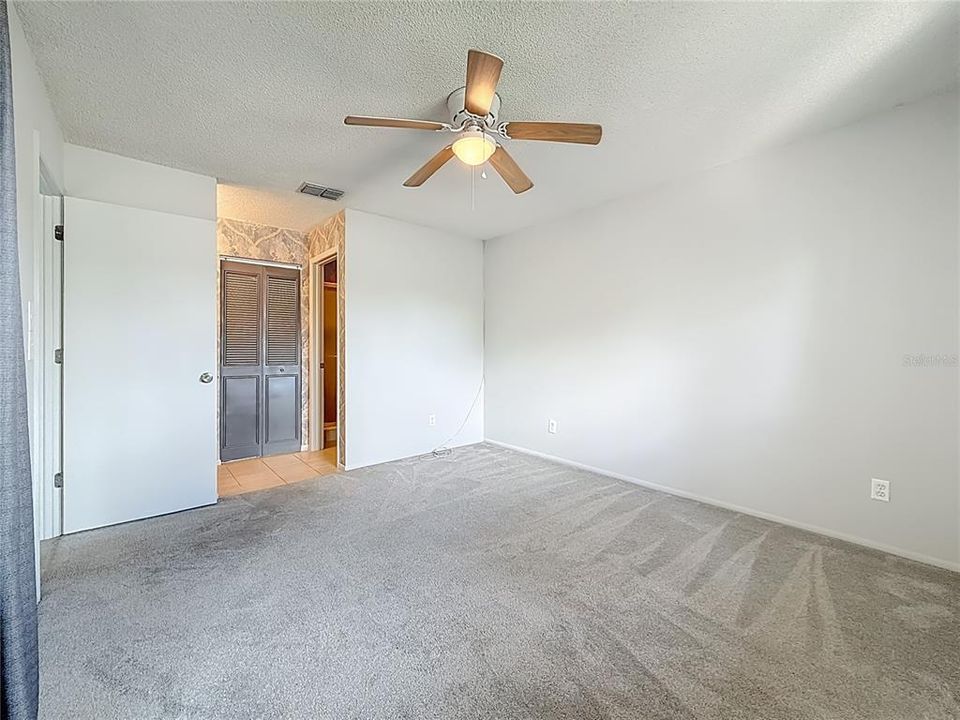 For Sale: $256,000 (2 beds, 2 baths, 1036 Square Feet)