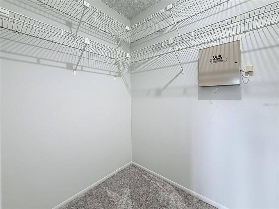 For Sale: $256,000 (2 beds, 2 baths, 1036 Square Feet)