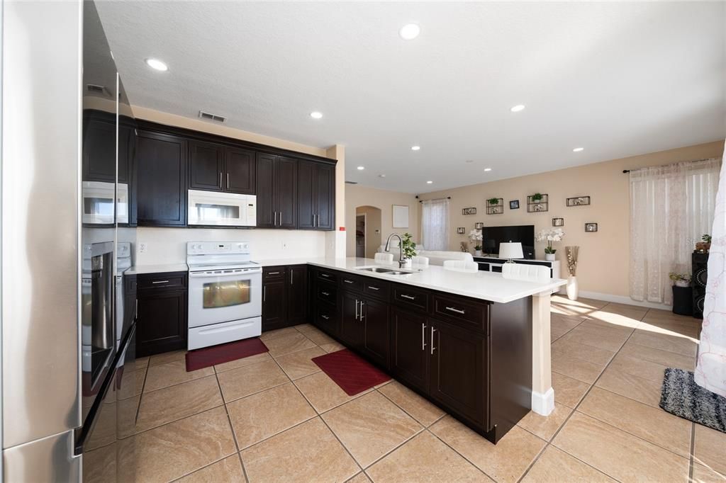 For Sale: $650,999 (4 beds, 2 baths, 3132 Square Feet)