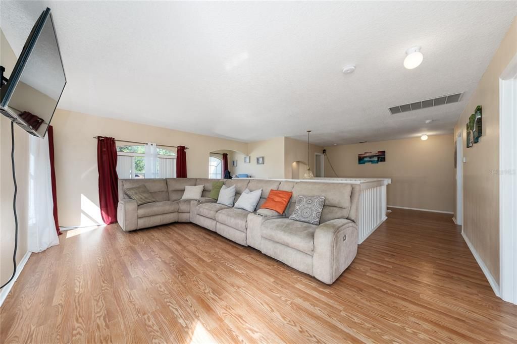 For Sale: $650,999 (4 beds, 2 baths, 3132 Square Feet)