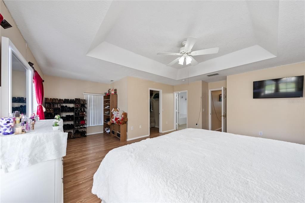 For Sale: $650,999 (4 beds, 2 baths, 3132 Square Feet)