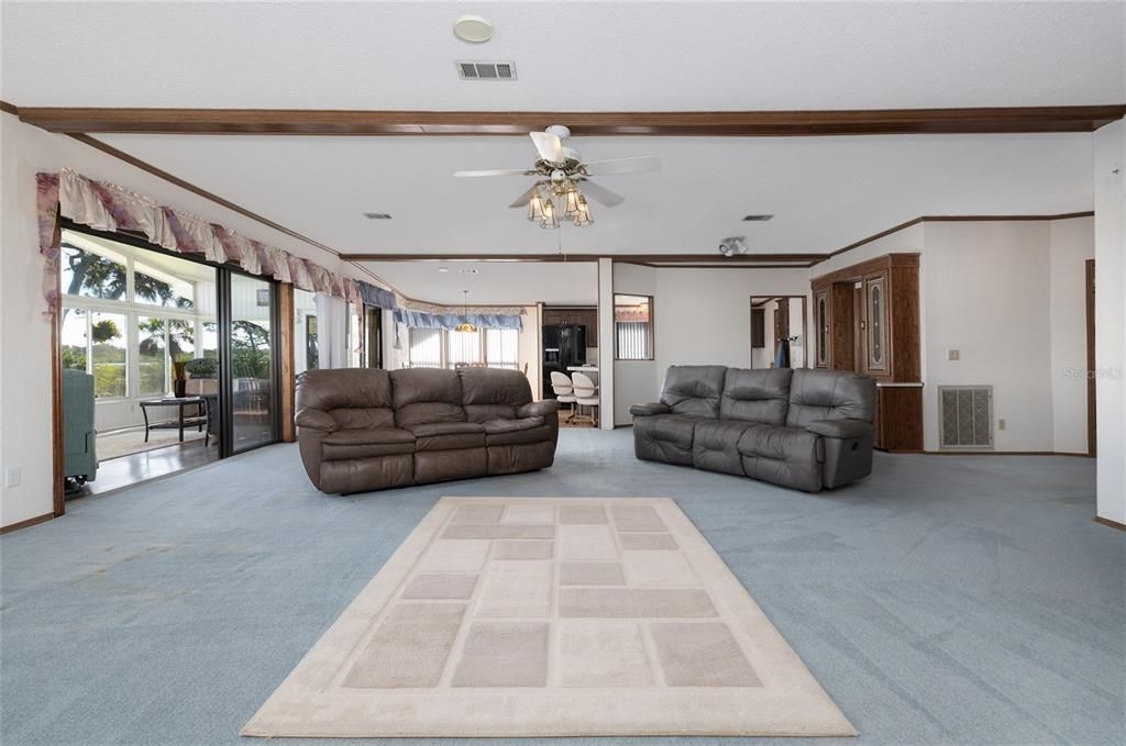 For Sale: $395,000 (2 beds, 2 baths, 1642 Square Feet)