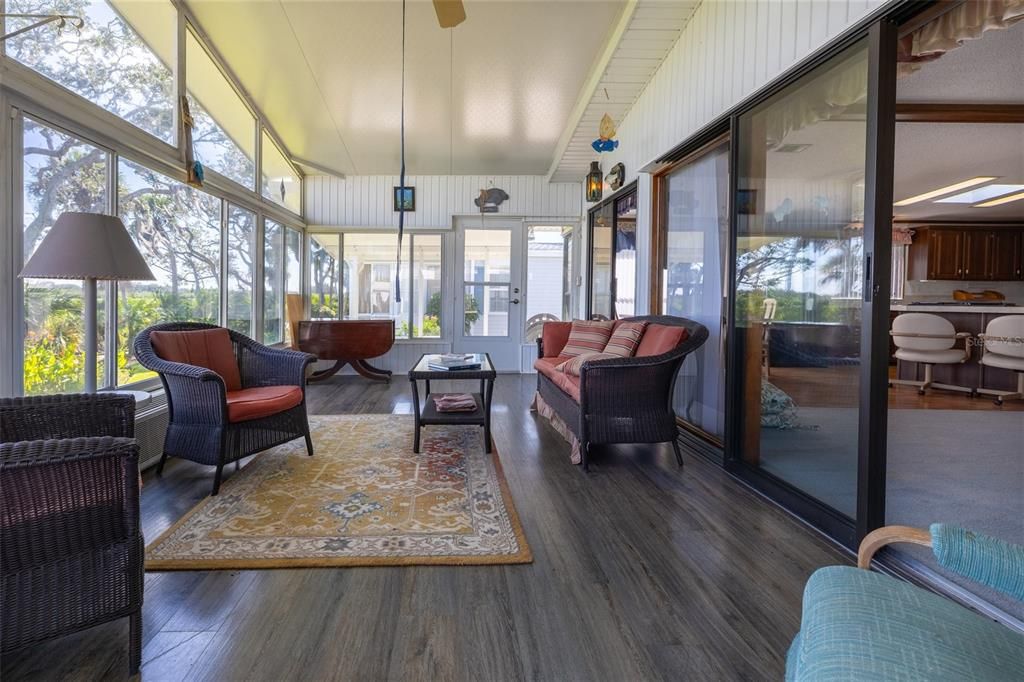 For Sale: $395,000 (2 beds, 2 baths, 1642 Square Feet)