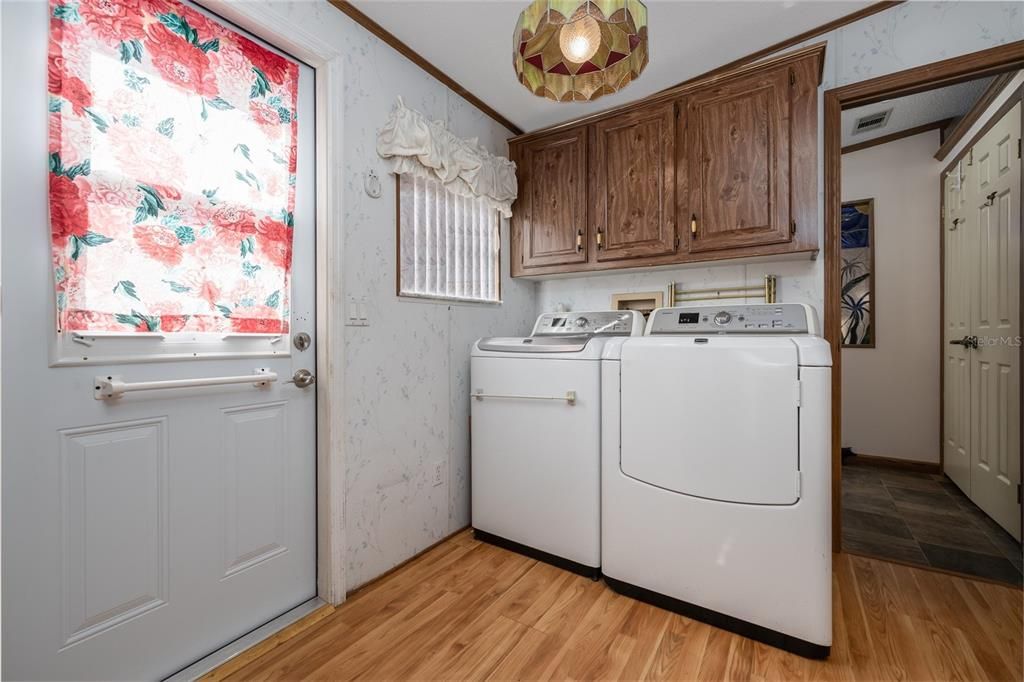 For Sale: $395,000 (2 beds, 2 baths, 1642 Square Feet)
