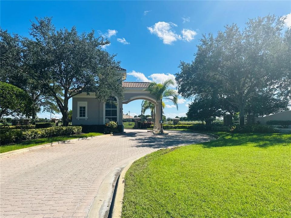 For Sale: $1,175,000 (10.67 acres)