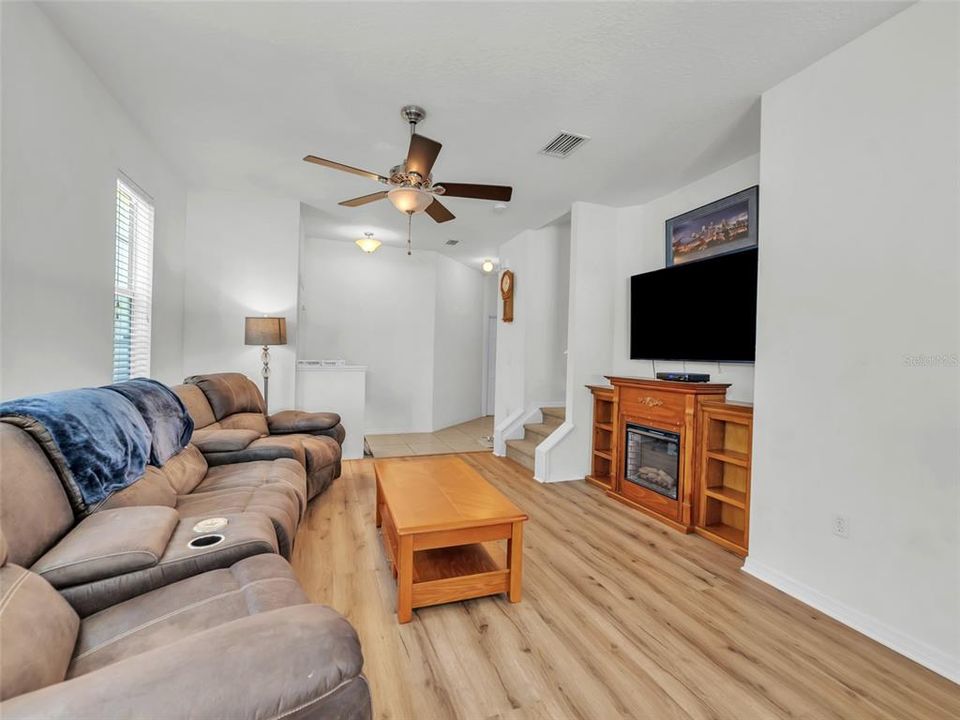 Activo con contrato: $225,000 (2 camas, 2 baños, 1260 Pies cuadrados)