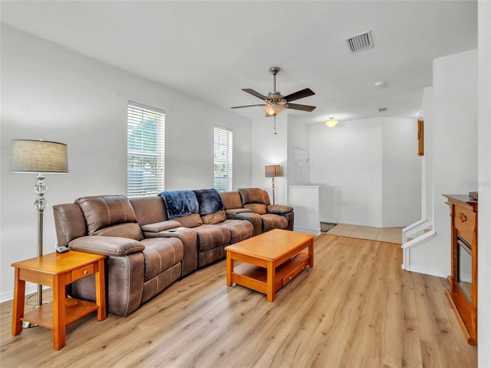 Activo con contrato: $225,000 (2 camas, 2 baños, 1260 Pies cuadrados)