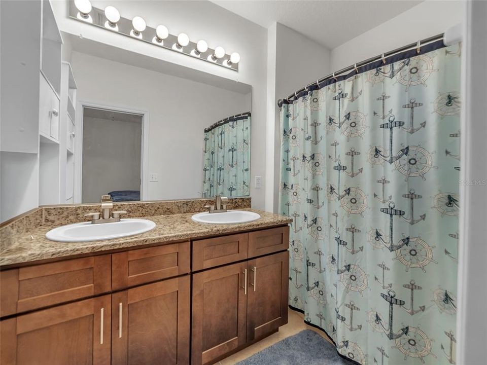 Activo con contrato: $225,000 (2 camas, 2 baños, 1260 Pies cuadrados)