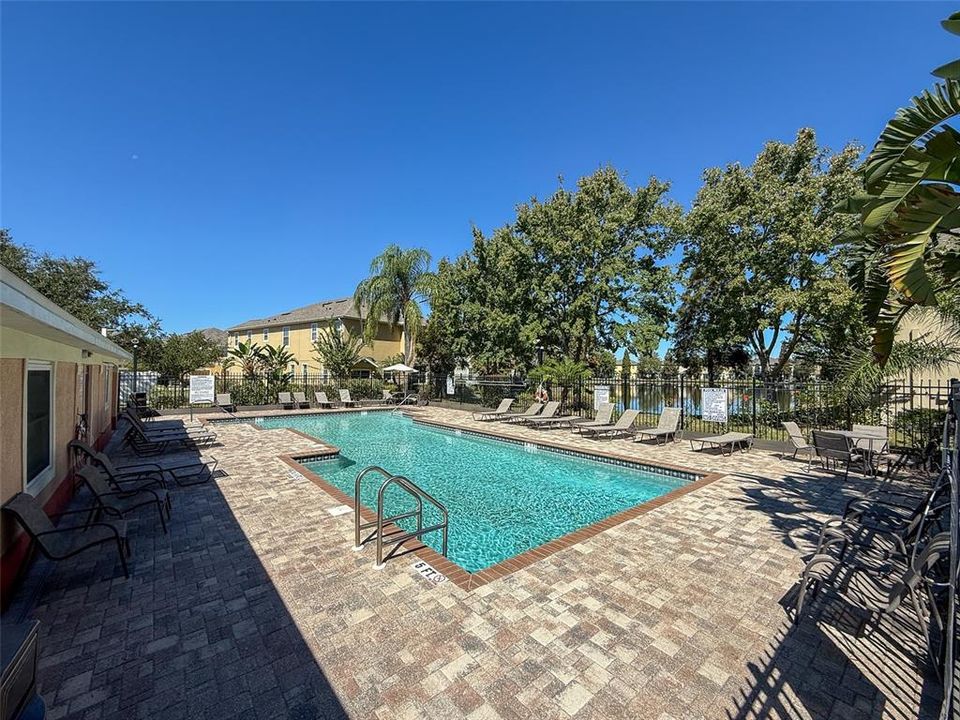 Activo con contrato: $225,000 (2 camas, 2 baños, 1260 Pies cuadrados)