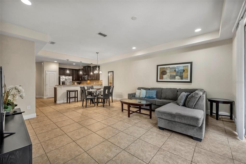 На продажу: $298,000 (3 спален, 2 ванн, 1632 Квадратных фут)