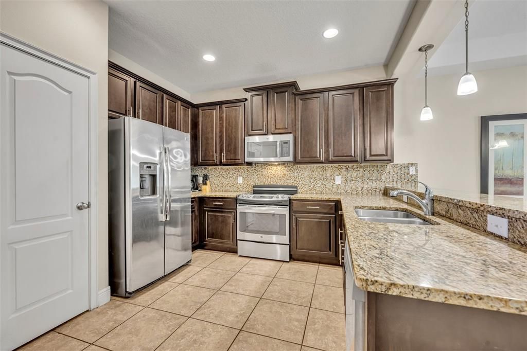 На продажу: $298,000 (3 спален, 2 ванн, 1632 Квадратных фут)