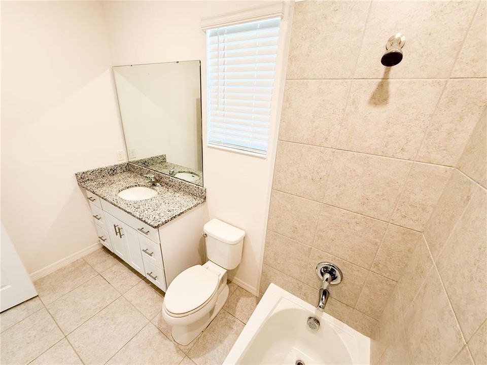 En Renta: $2,800 (4 camas, 3 baños, 2436 Pies cuadrados)