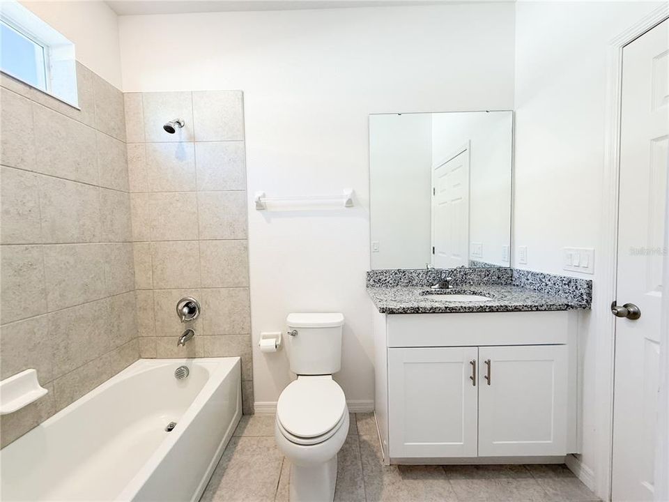 En Renta: $2,800 (4 camas, 3 baños, 2436 Pies cuadrados)