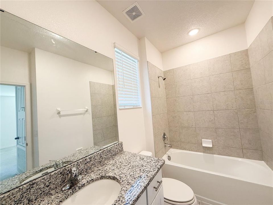 En Renta: $2,800 (4 camas, 3 baños, 2436 Pies cuadrados)