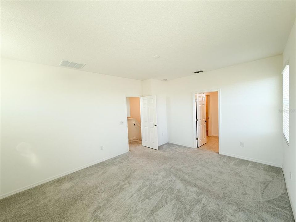 En Renta: $2,800 (4 camas, 3 baños, 2436 Pies cuadrados)