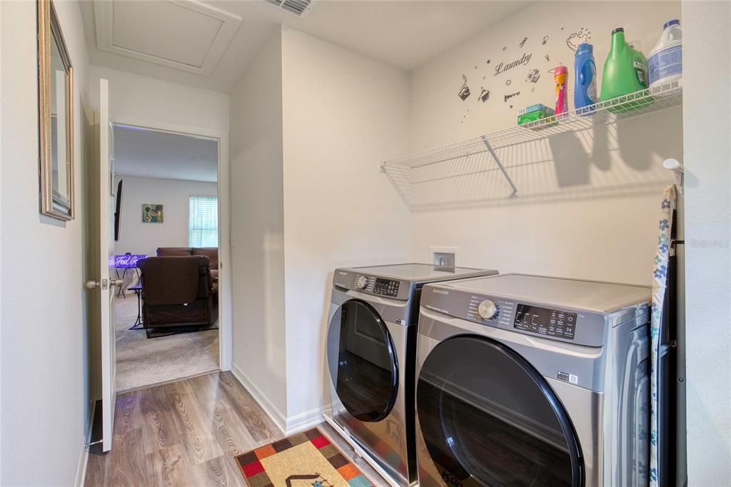 For Sale: $315,000 (4 beds, 3 baths, 1969 Square Feet)