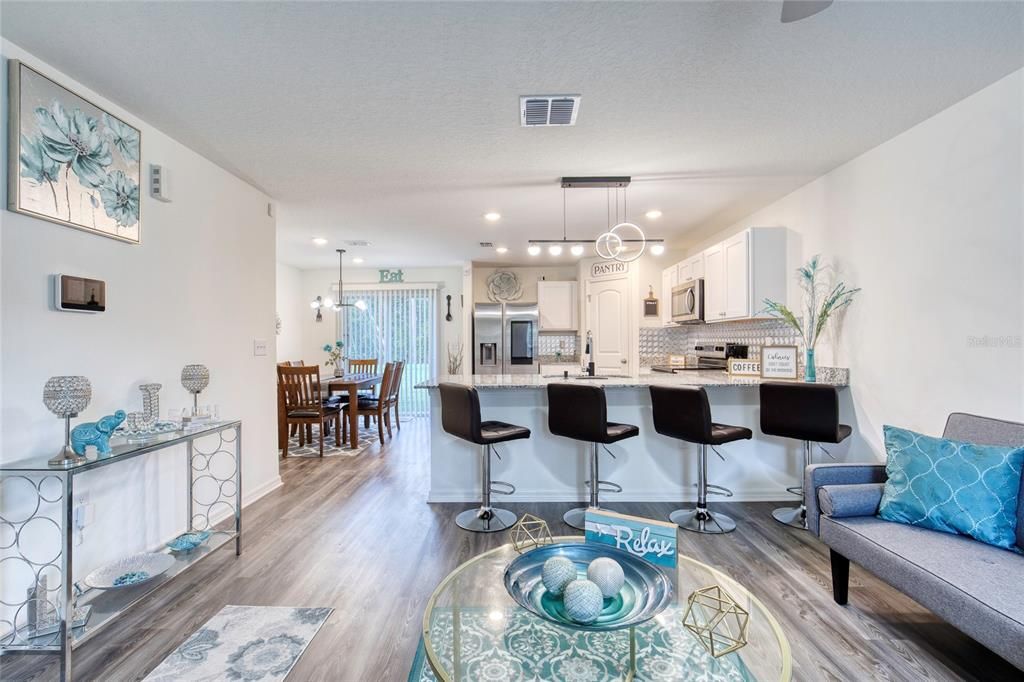 For Sale: $315,000 (4 beds, 3 baths, 1969 Square Feet)