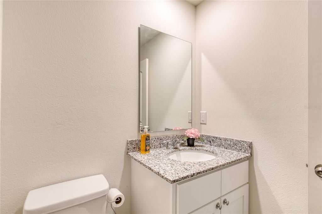 For Sale: $315,000 (4 beds, 3 baths, 1969 Square Feet)