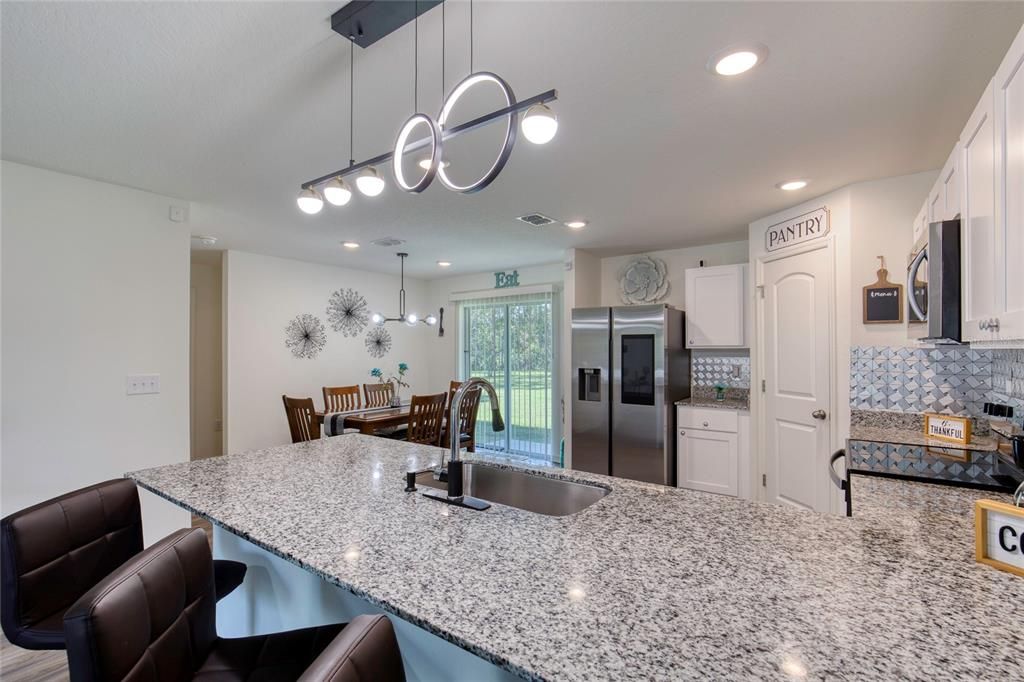 For Sale: $315,000 (4 beds, 3 baths, 1969 Square Feet)