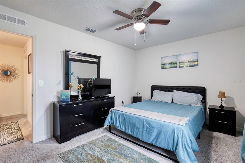 For Sale: $315,000 (4 beds, 3 baths, 1969 Square Feet)