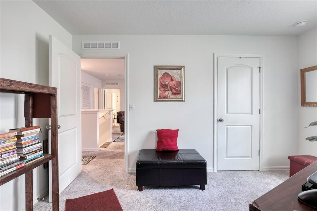 For Sale: $315,000 (4 beds, 3 baths, 1969 Square Feet)