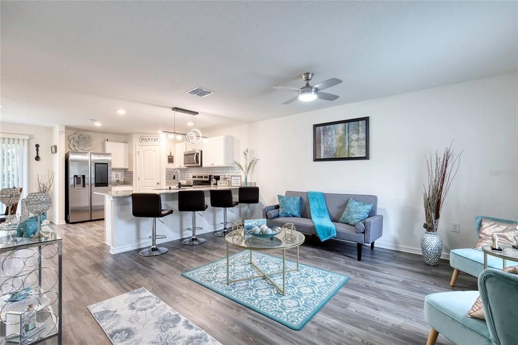 For Sale: $315,000 (4 beds, 3 baths, 1969 Square Feet)