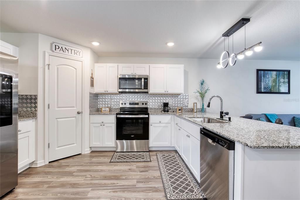 For Sale: $315,000 (4 beds, 3 baths, 1969 Square Feet)