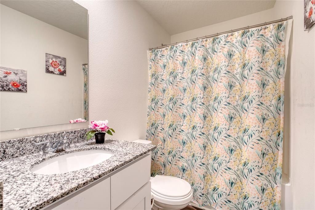 For Sale: $315,000 (4 beds, 3 baths, 1969 Square Feet)