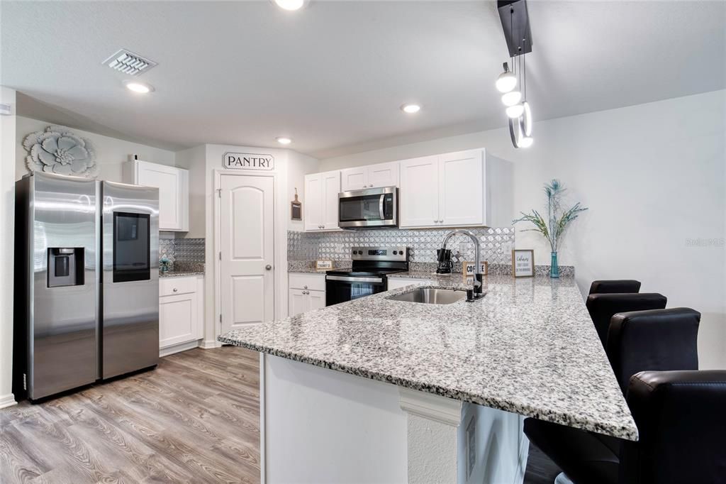 For Sale: $315,000 (4 beds, 3 baths, 1969 Square Feet)